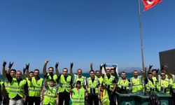 İzmir Ülkü Ocakları’ndan Geniş Katılımlı Sahil Temizliği