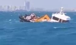 İstanbul’da kuvvetli fırtınada gemi battı: 4 kişi kurtarıldı