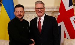 İngiltere Başbakanı Starmer, Trump-Putin görüşmesi öncesi Zelenskiy ile bir araya geldi