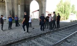 Malatya’da yük treninin çarptığı kişi hayatını kaybetti