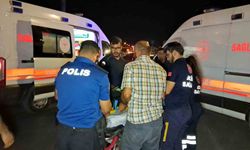 Kazada yaralanan genç kız acılar içinde kıvranırken, otomobil sürücüsü olay yerinden kaçtı