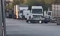 Trafiği tehlikeye atan maganda lastiğine ateş edilerek durduruldu