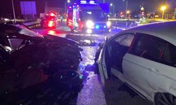 Isparta-Eğirdir kara yolunda otomobiller çarpıştı: 2 yaralı