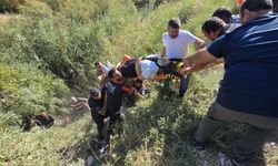 Siirt’te öğretmenleri taşıyan otomobil dereye uçtu: 2 yaralı