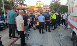 Motosiklet önce küçük çocuğa ardından otomobile çarptı: 2 yaralı