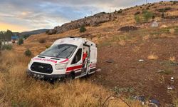 Gümüşhane’de ambulans takla attı: 3 sağlık personeli yaralandı