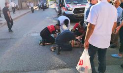 Yolun karşısına geçerken otomobilin çarptığı çocuk hastaneye kaldırıldı
