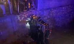 Motosikletin kontrolünü kaybetti, 5 metrelik dereye düştü