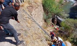 Tunceli’de araç uçuruma yuvarlandı: 3 yaralı