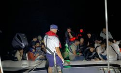 Didim’de geri itilen 71 düzensiz göçmen kurtarıldı