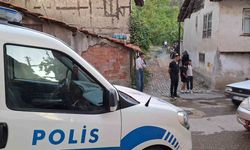 Yaşlı adam yalnız yaşadığı evde ölü bulundu