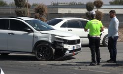 Kilis’te iki otomobil çarpıştı: 1 yaralı