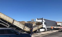 Bilecik’te 3 aracın karıştığı zincirleme trafik kazasında 1 kişi yaralandı