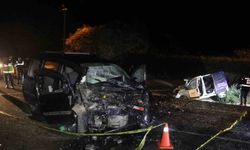 Ordu’da 2 hafif ticari araç kafa kafaya çarpıştı: 1 ölü, 2 yaralı