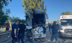 Alanya’da midibüslerin çarpıştığı kazada 15 yaralıdan 2’sinin durumu ciddiyetini koruyor