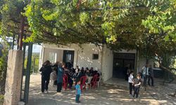 Şehit astsubayın Osmaniye’deki babaevine Türk bayrağı asıldı