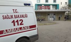 Temizlik için gittiği fabrikanın çatısından düşen işçi hayatını kaybetti