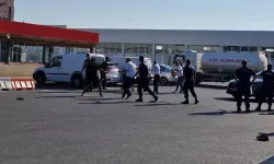 Omuz atma tartışmasında iki aile birbirine girdi