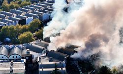 Bağcılar İSTOÇ’ta yangın: 17 işyeri hasar gördü