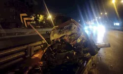 Ataşehir'de motosikletle otomobilin çarpışması sonucu 1'i ağır 3 kişi yaralandı