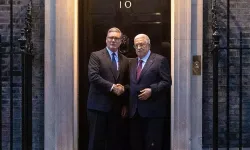 İngiltere Başbakanı Starmer, Filistin Devlet Başkanı Abbas ile Londra'da görüştü