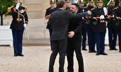 Volodimir Zelenski, Paris'te Emmanuel Macron ile görüştü