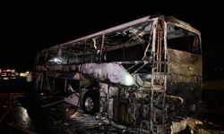 Van'da seyir halindeki yolcu otobüsü yandı