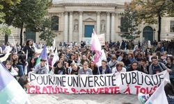 Fransa'da Macron karşıtı gösterilerde polisle protestocular çatıştı