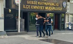 Aşırı hız nedeniyle kendisini uyaran babaya saldıran sürücü ile kardeşi adliyede