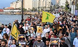 Lübnan'da, İsrail’in Hizbullah’ın çağrı cihazlarını patlatmasının birinci yıldönümünde anma yürüyüşü düzenlendi