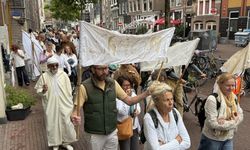 Amsterdam'daki Dünya Barış Günü yürüyüşünde Gazze'ye mesaj yollandı