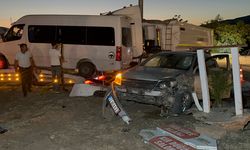 Adıyaman'da minibüs ile otomobilin çarpıştığı kazada 10 kişi yaralandı