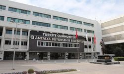 Antalya Büyükşehir Belediyesine yönelik "rüşvet" soruşturmasında 14 kişi adliyeye sevk edildi