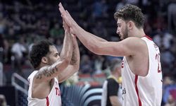 12 Dev Adam, Yunanistan'ı mağlup etti: A Millî Erkek Basketbol Takımı finale yükseldi