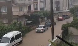 Bursa’yı sağanak vurdu, cadde ve sokaklar sular altında kaldı