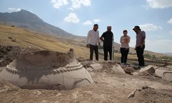 Van'daki Kevenli Kalesi kalıntısında çivi yazılı 76 pithos ortaya çıkarıldı