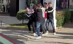 Gençler arasındaki tekme ve yumruklu kavga