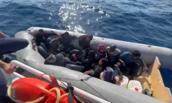 İzmir'de 82 düzensiz göçmen yakalandı, 10 düzensiz göçmen kurtarıldı
