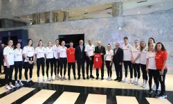 Cumhurbaşkanı Erdoğan A Milli Kadın Voleybol Takımı'nı kutladı