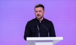 Zelenskiy, İngiltere ile yapılan "100 Yıllık Ortaklık" anlaşmasını onaylayan yasayı imzaladı