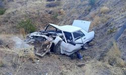 Kırıkkale’de 65 metrelik uçurumdan yuvarlanan otomobil hurdaya döndü: 1 yaralı