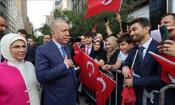Cumhurbaşkanı Erdoğan, ABD'deki Türkevi'ne girişinde sevgi gösterileriyle karşılandı