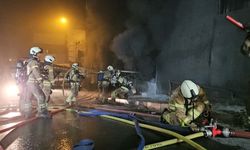 Kağıthane’de 5 katlı bina alevlere teslim oldu