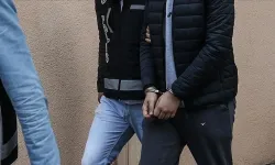 İzmir'de sahte polis kimliğiyle yakalanan belediye çalışanı gözaltına alındı