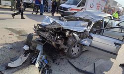 Amasya’da ağaçlara çarpan otomobildeki 7 kişi yaralandı