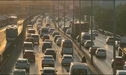 İstanbul'da akşam saatlerinde trafik yoğunluğu yaşanıyor
