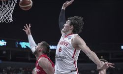 Türkiye-Yunanistan EuroBasket 2025 yarı final maçı 52 noktada dev ekrandan izlenecek