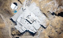 Arslantepe Höyüğü'nde 8 bin yıllık geçmişi işaret eden seramik küp parçaları bulundu
