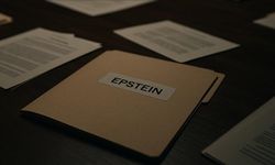 Epstein'a "En iyi dostum" diye hitap ettiği ortaya çıkan İngiltere'nin Washington Büyükelçisi görevden alındı