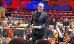 İsrailli orkestra şefi BBC konserinde Gazze'deki dramı durdurma çağrısı yaptı